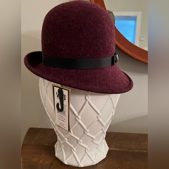 NWT VANS Wool Cloche Fedora Hat plum w/Black Trim. small/ medium. - Picture 7 of 7